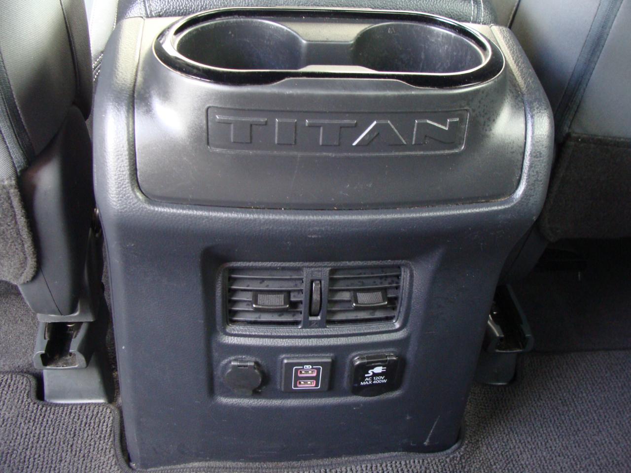 Nissan Titan 4x4 Crew Cab SV 2024