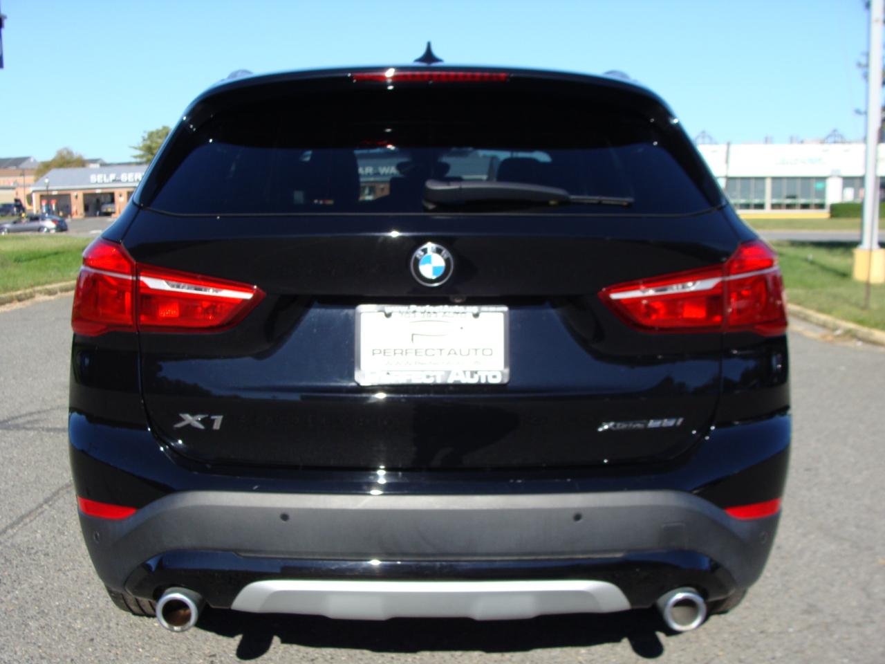 BMW X1 xDrive28i Sports Activity Vehicle 2022
