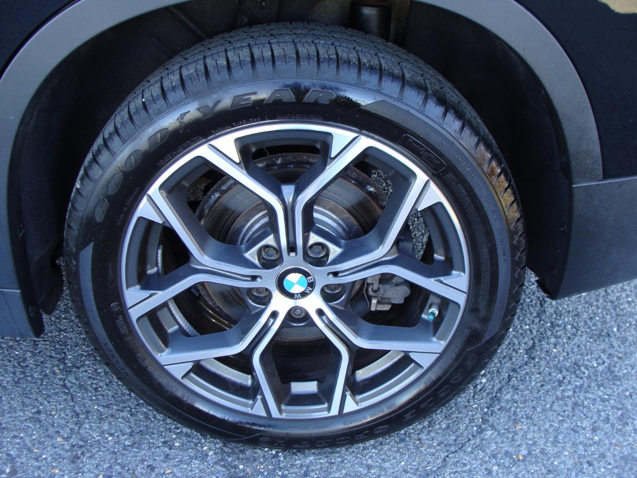 BMW X1 xDrive28i Sports Activity Vehicle 2022