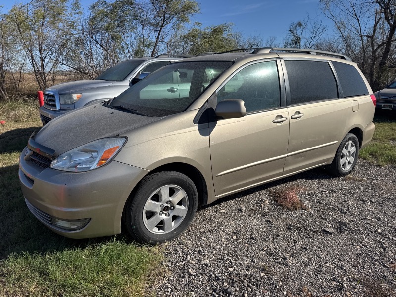 Toyota Sienna XLE 2004