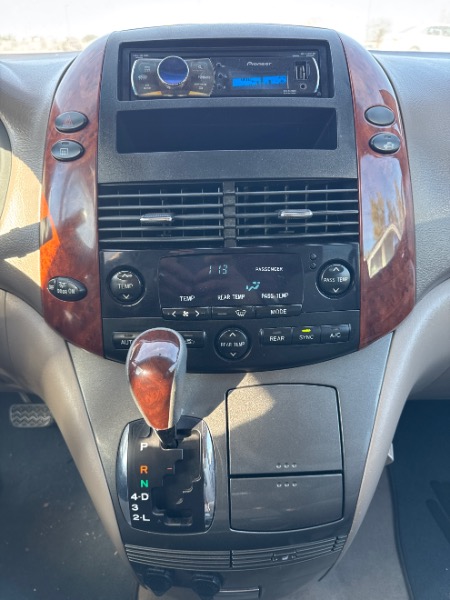 Toyota Sienna XLE 2004