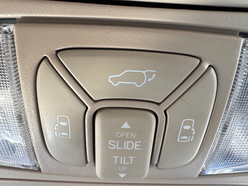 Toyota Sienna XLE 2004