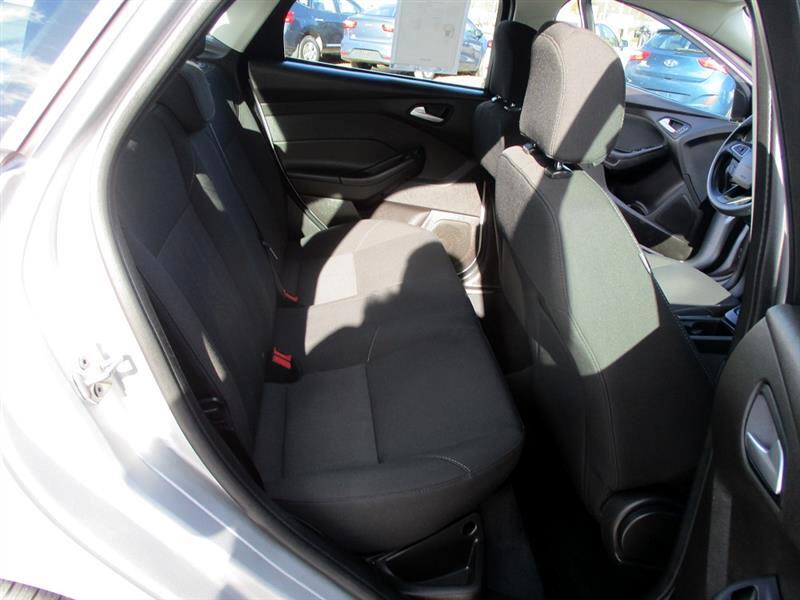 Ford Focus SE Sedan 2016