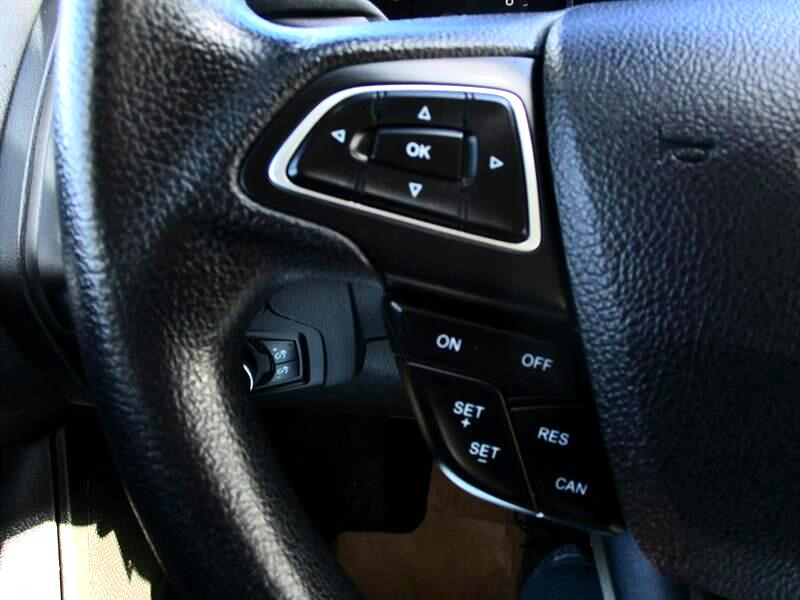 Ford Focus SE Sedan 2016