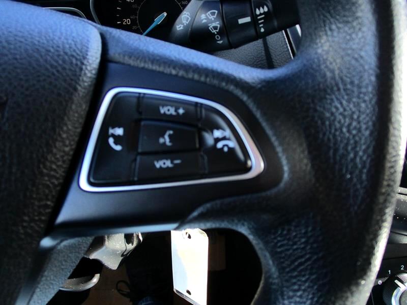 Ford Focus SE Sedan 2016