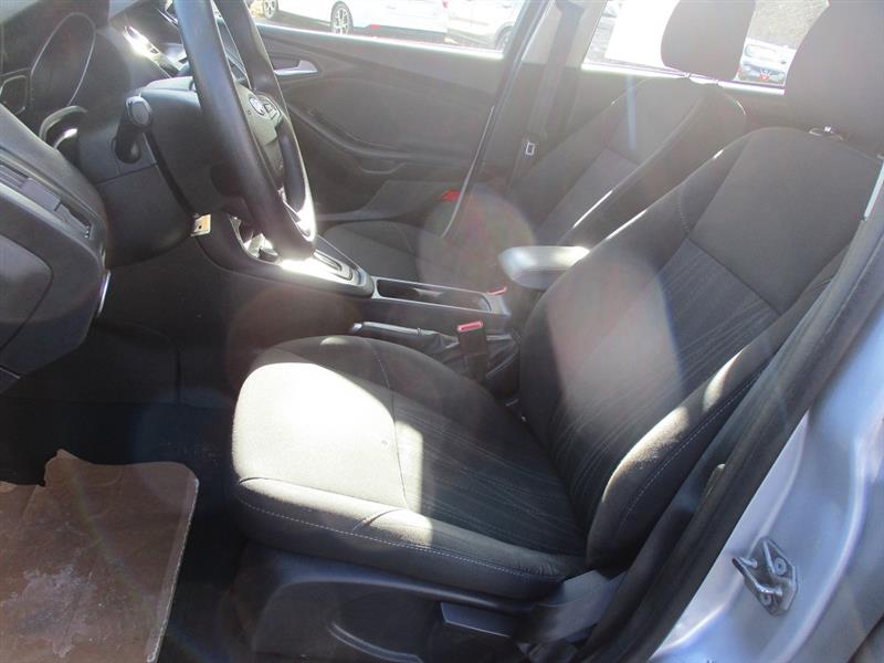 Ford Focus SE Sedan 2016