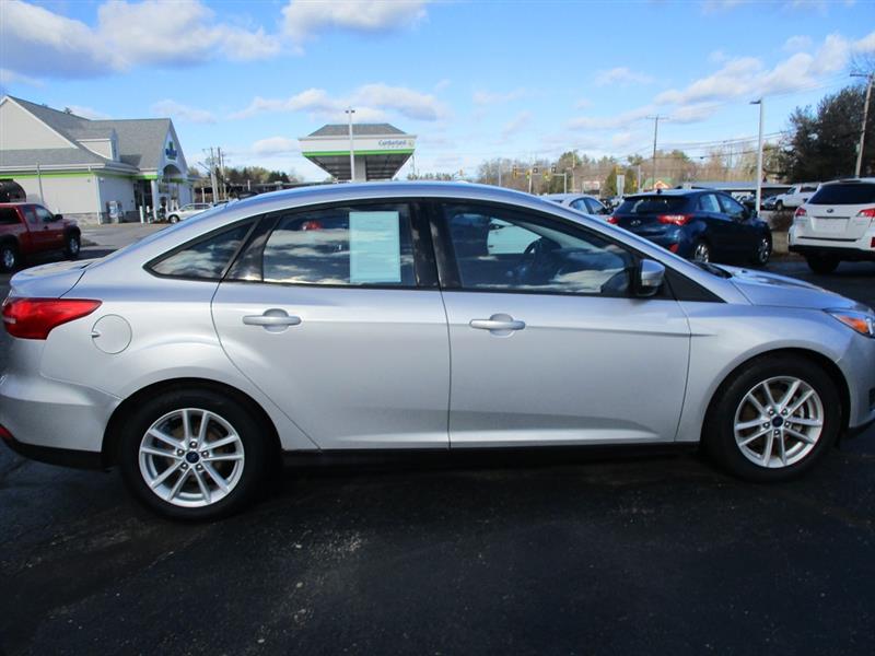 Ford Focus SE Sedan 2016