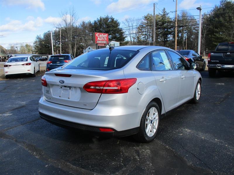 Ford Focus SE Sedan 2016