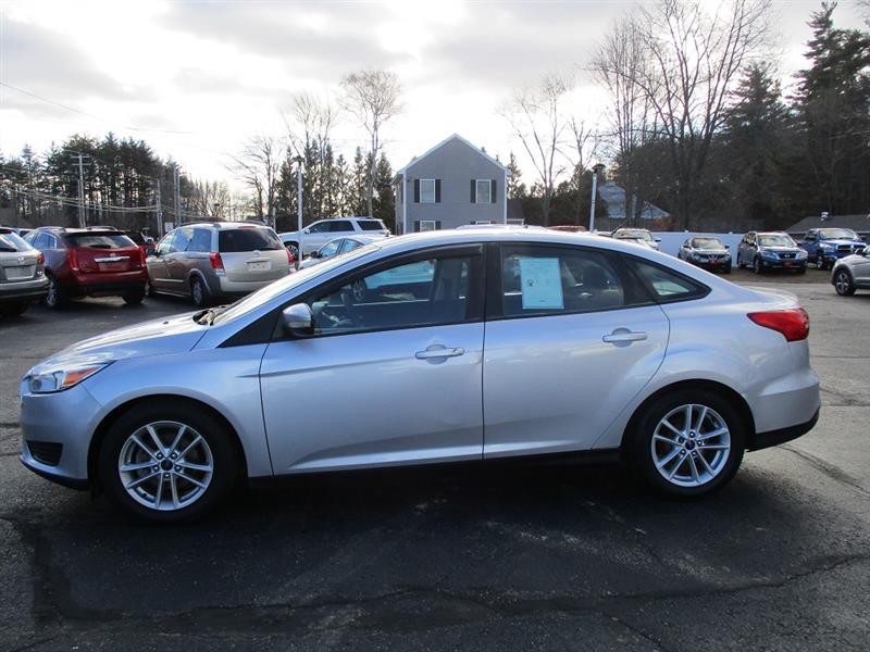 Ford Focus SE Sedan 2016
