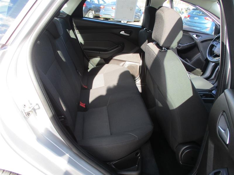 Ford Focus SE Sedan 2016