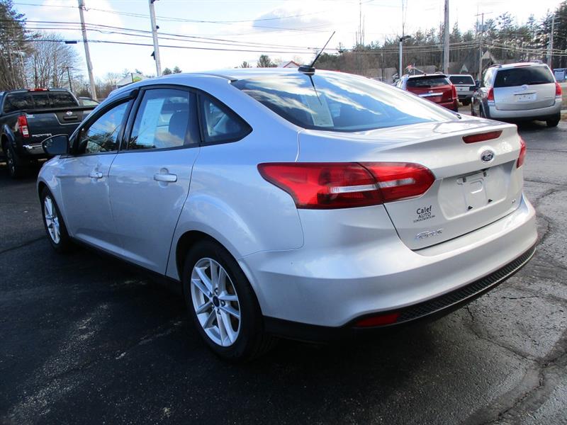 Ford Focus SE Sedan 2016