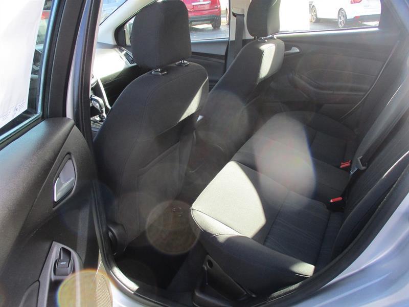 Ford Focus SE Sedan 2016