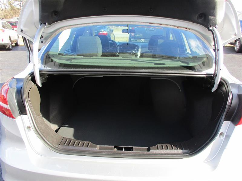 Ford Focus SE Sedan 2016