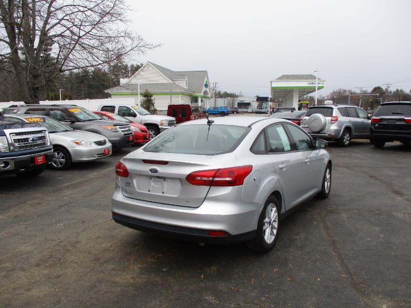 Ford Focus SE Sedan 2016