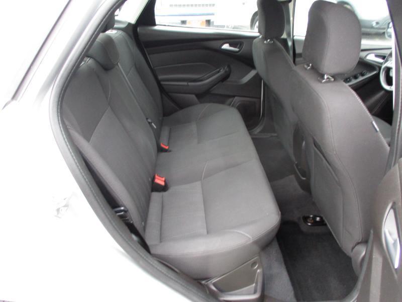 Ford Focus SE Sedan 2016