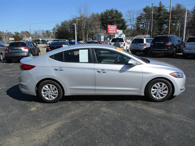 Hyundai Elantra SE 4D Sedan 2017