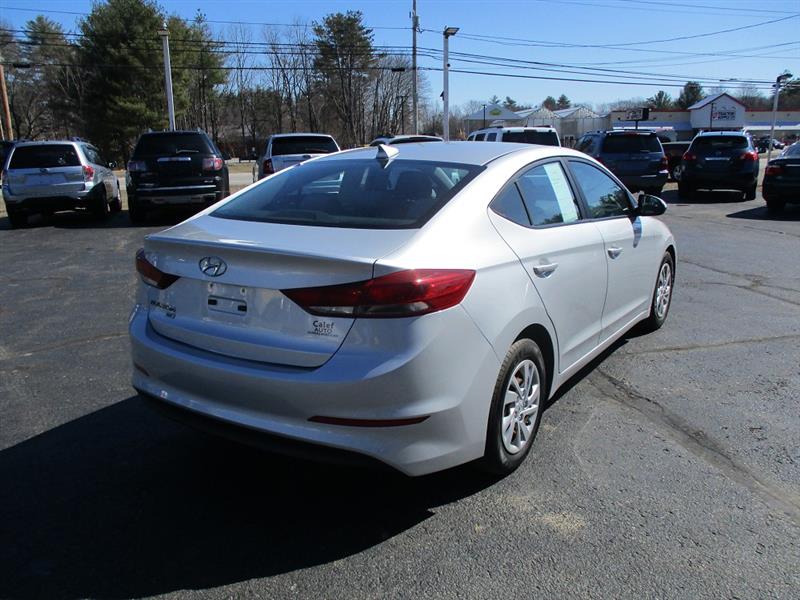 Hyundai Elantra SE 4D Sedan 2017