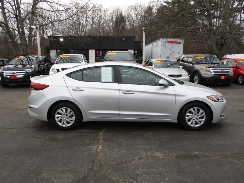 Hyundai Elantra SE 4D Sedan 2017
