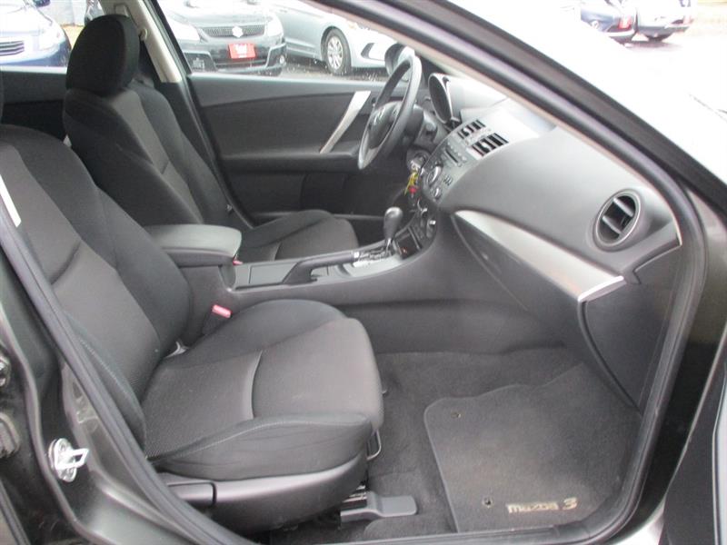 Mazda MAZDA3 s Touring 5-Door 2012