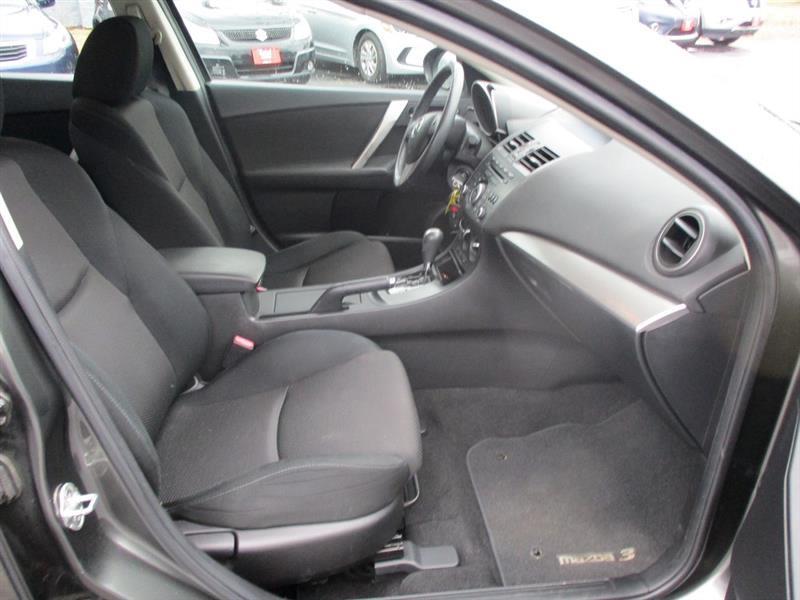 Mazda MAZDA3 s Touring 5-Door 2012