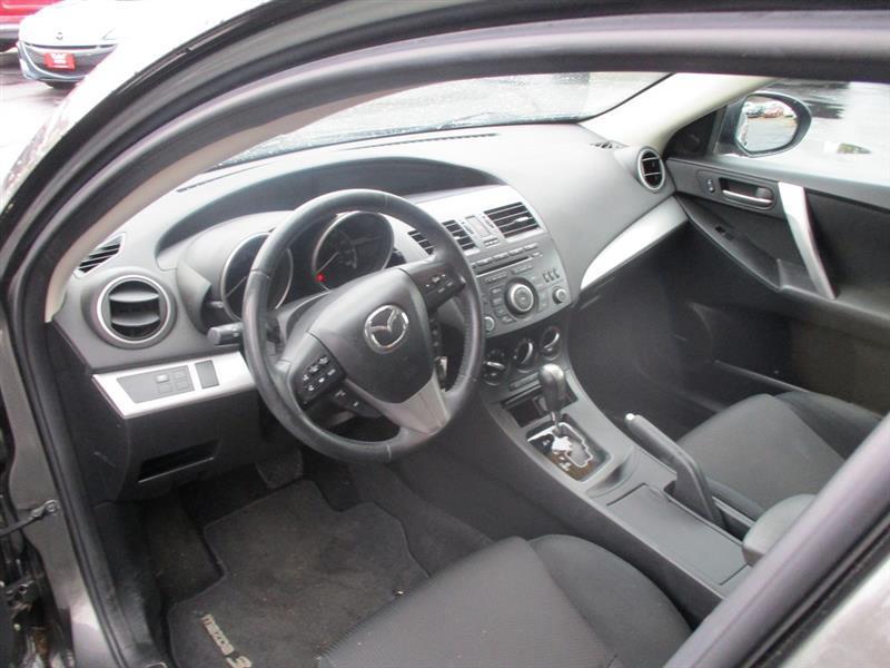 Mazda MAZDA3 s Touring 5-Door 2012