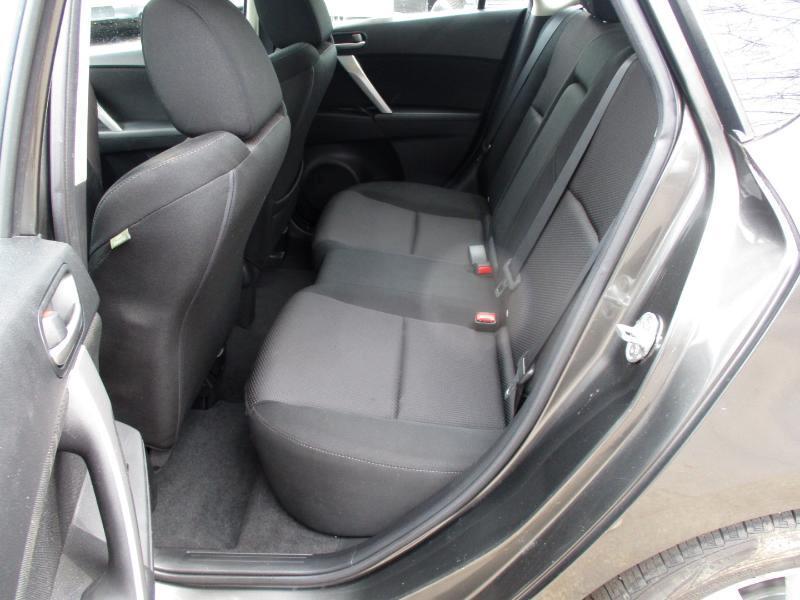 Mazda MAZDA3 s Touring 5-Door 2012