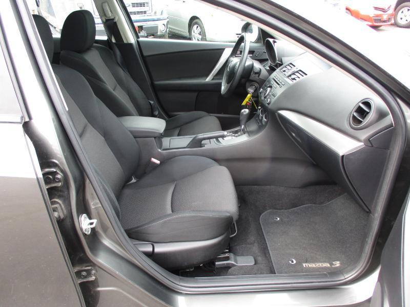 Mazda MAZDA3 s Touring 5-Door 2012
