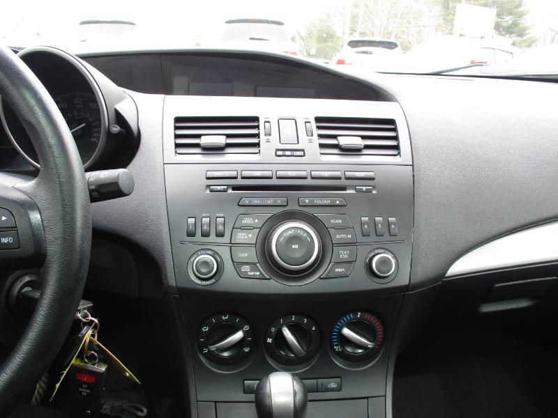 Mazda MAZDA3 s Touring 5-Door 2012