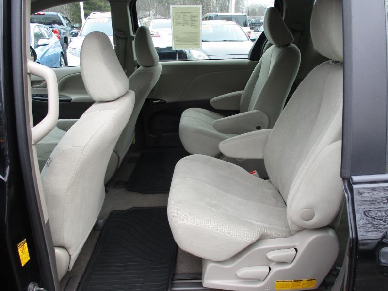 Toyota Sienna FWD 7-Passenger V6 2014