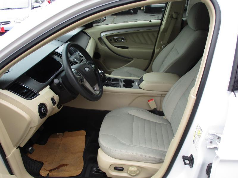 Ford Taurus SE FWD 2017