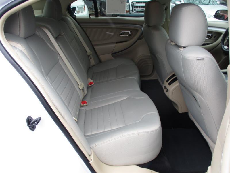 Ford Taurus SE FWD 2017