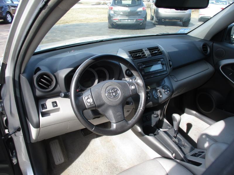 Toyota RAV4 Limited V6 4WD 2012