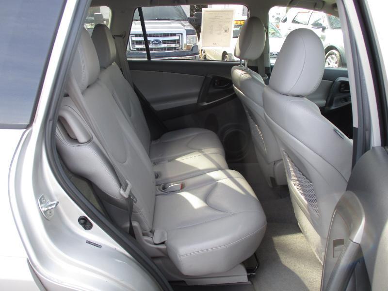 Toyota RAV4 Limited V6 4WD 2012