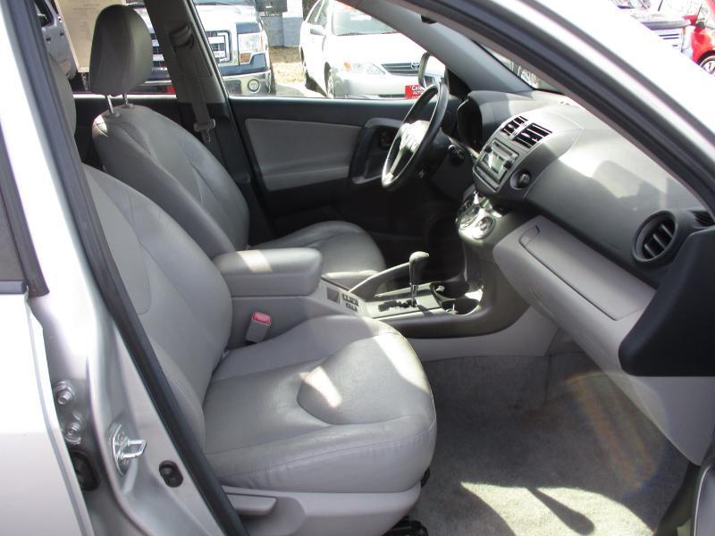 Toyota RAV4 Limited V6 4WD 2012