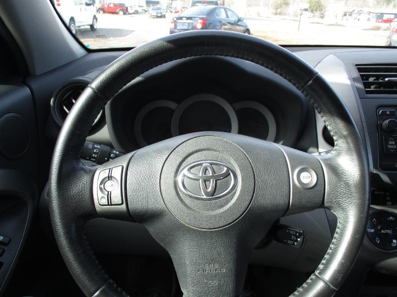 Toyota RAV4 Limited V6 4WD 2012