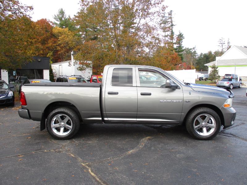 RAM 1500 ST Quad Cab 4WD 2012 RAM 1500 ST Quad Cab 4WD 2012
