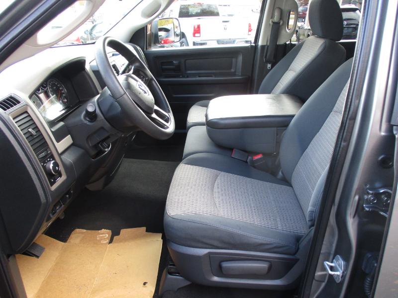 RAM 1500 ST Quad Cab 4WD 2012 RAM 1500 ST Quad Cab 4WD 2012