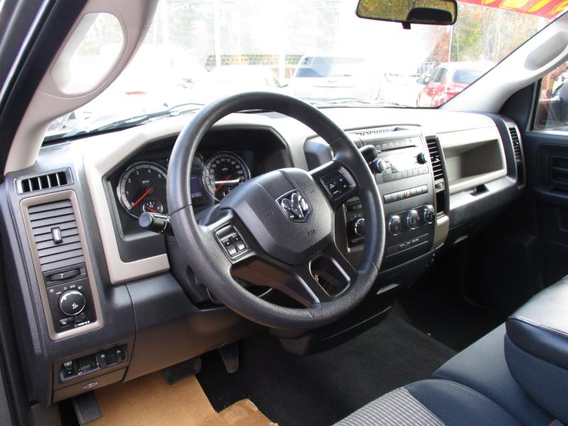 RAM 1500 ST Quad Cab 4WD 2012 RAM 1500 ST Quad Cab 4WD 2012