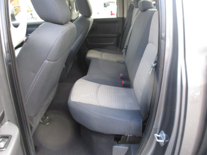 RAM 1500 ST Quad Cab 4WD 2012 RAM 1500 ST Quad Cab 4WD 2012