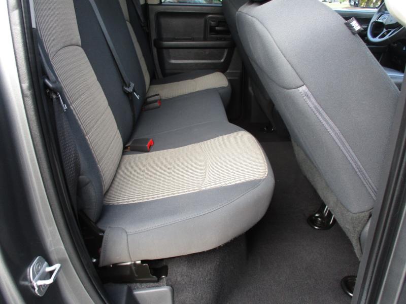 RAM 1500 ST Quad Cab 4WD 2012 RAM 1500 ST Quad Cab 4WD 2012