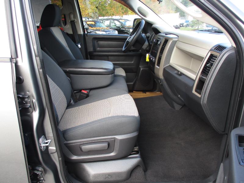 RAM 1500 ST Quad Cab 4WD 2012 RAM 1500 ST Quad Cab 4WD 2012