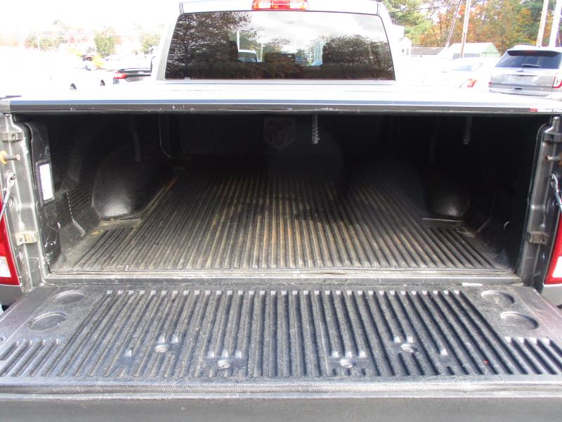 RAM 1500 ST Quad Cab 4WD 2012 RAM 1500 ST Quad Cab 4WD 2012
