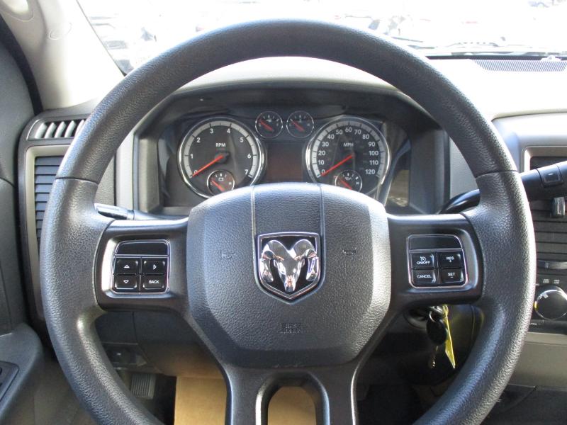 RAM 1500 ST Quad Cab 4WD 2012 RAM 1500 ST Quad Cab 4WD 2012