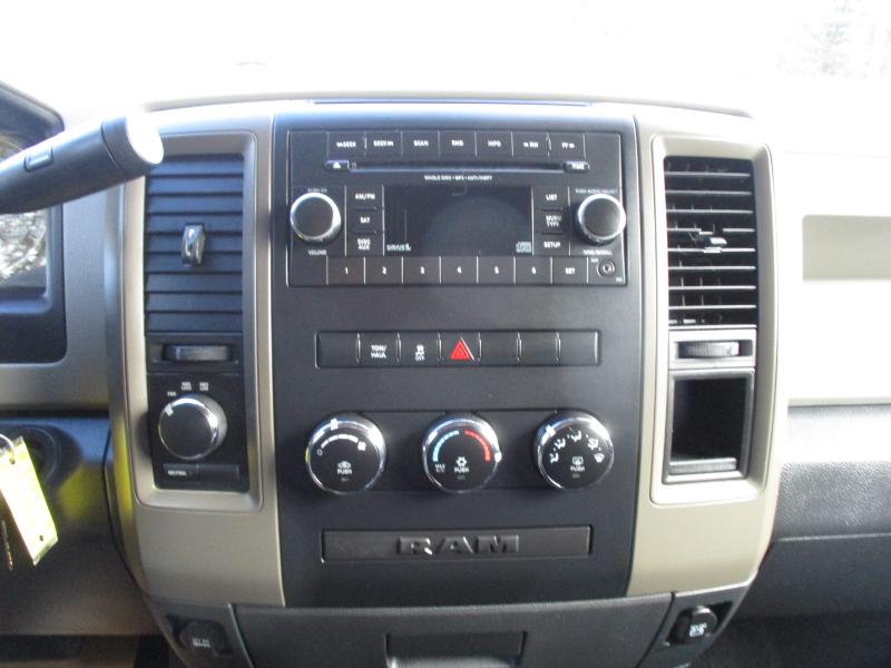 RAM 1500 ST Quad Cab 4WD 2012 RAM 1500 ST Quad Cab 4WD 2012