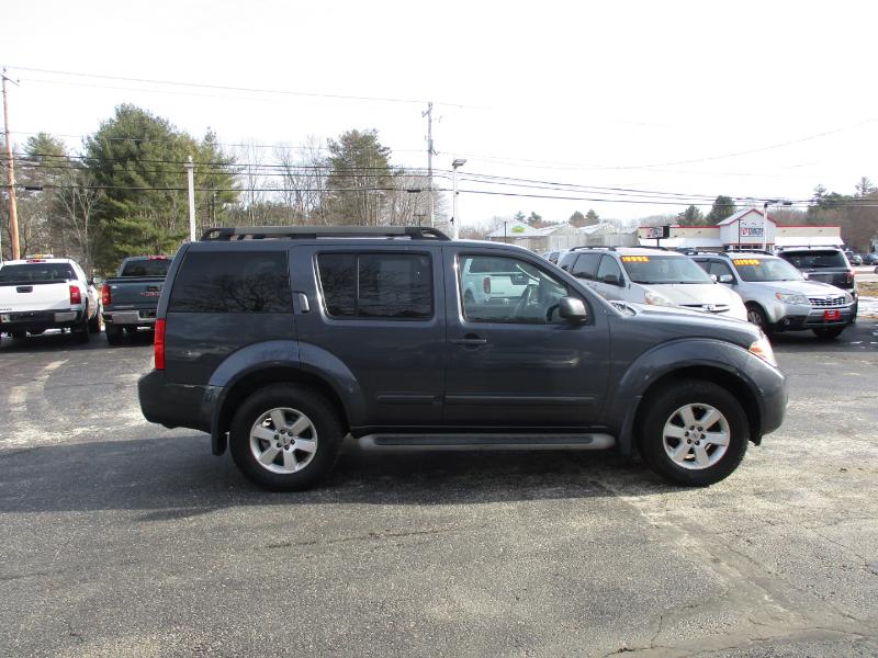 Nissan Pathfinder LE 4WD 2012