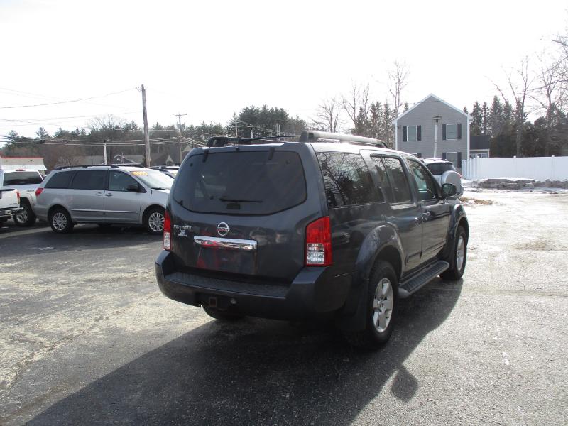 Nissan Pathfinder LE 4WD 2012