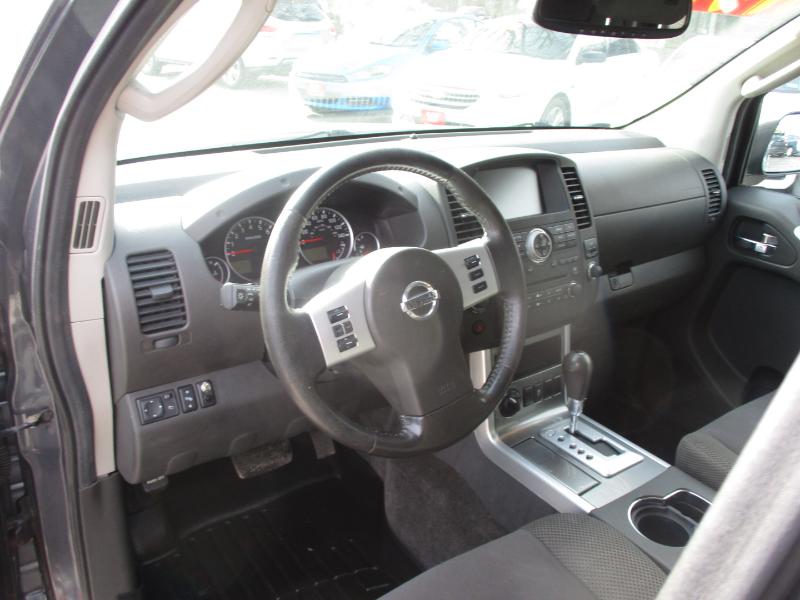 Nissan Pathfinder LE 4WD 2012