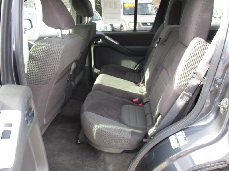 Nissan Pathfinder LE 4WD 2012