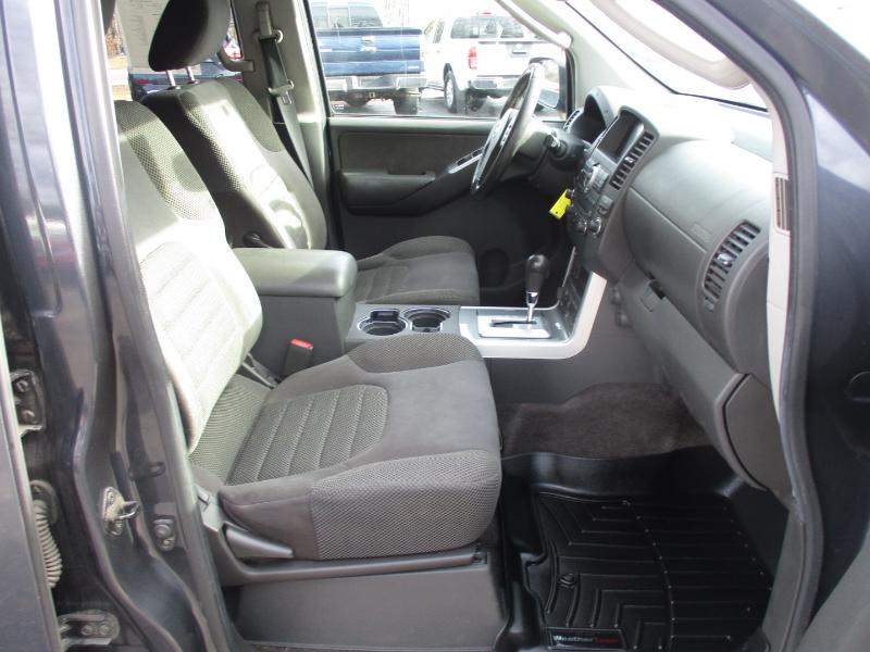 Nissan Pathfinder LE 4WD 2012
