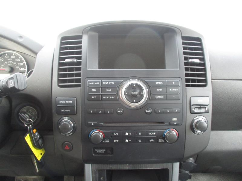 Nissan Pathfinder LE 4WD 2012